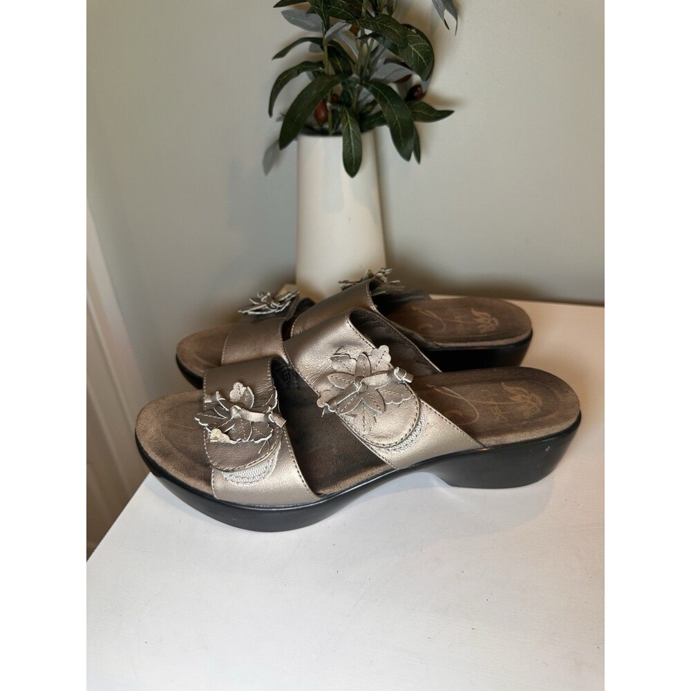 Dansko Bronze Metallic Leather Floral Double Strap Wedge Sandals Size 38/7.5-8